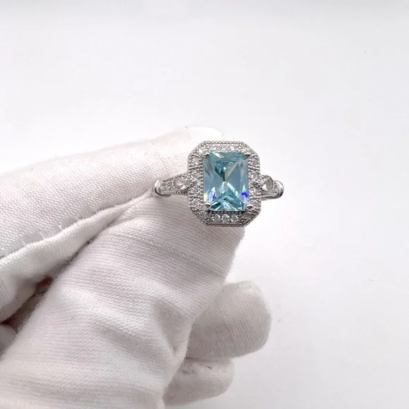 .925 Sterling Silver Aquamarine Cz Ring - Picture 4 of 16